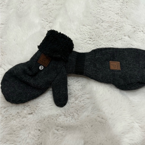 Luxurious
Lined Alpaca
Mitten
Houndstooth Sz: L - Picture 4 of 6